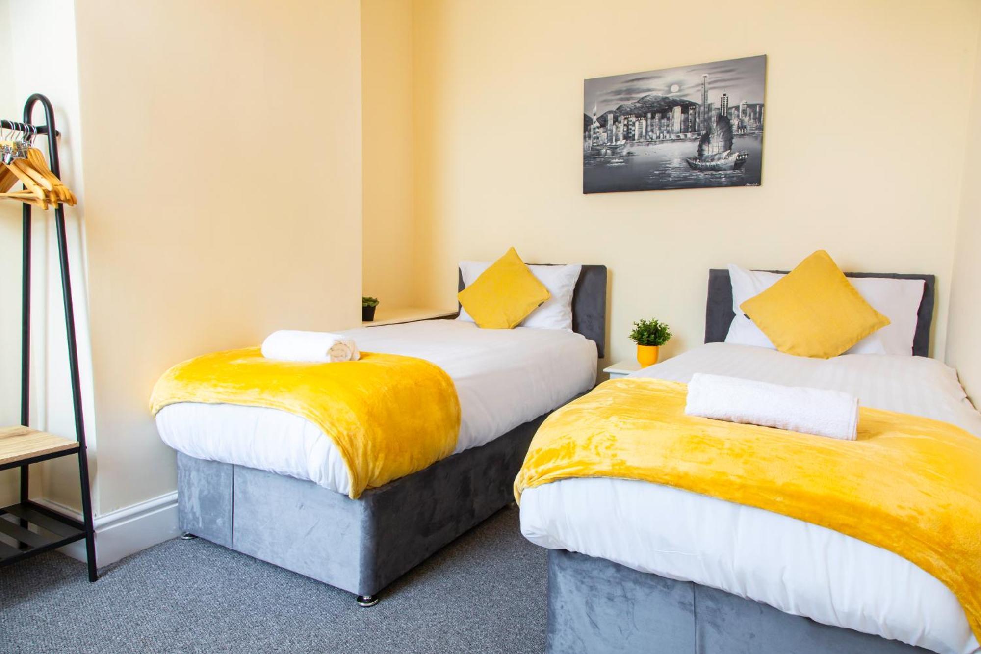 Newly Launched 3 Bedroom House With Free Parking Litherland Exterior photo