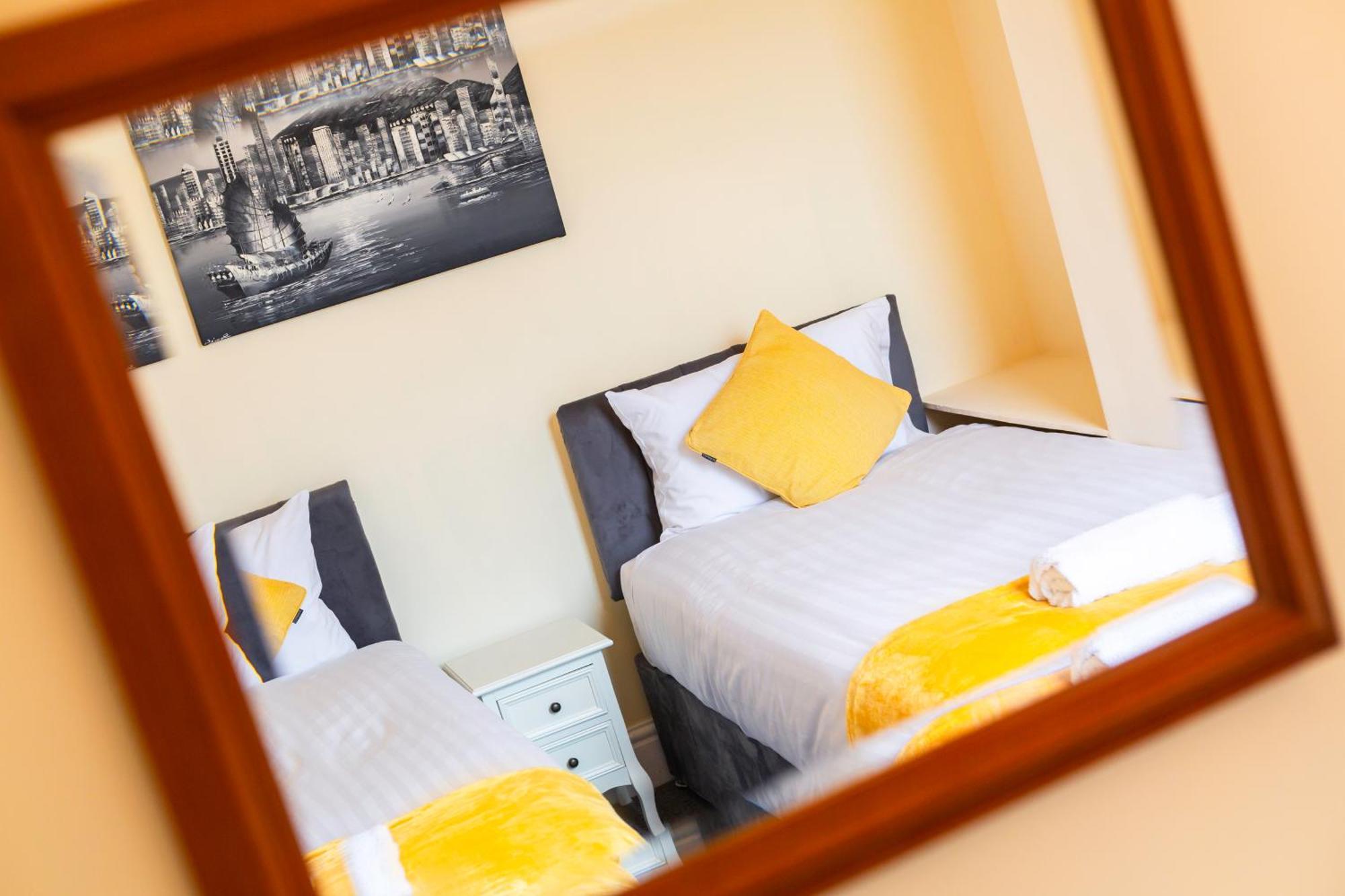 Newly Launched 3 Bedroom House With Free Parking Litherland Exterior photo